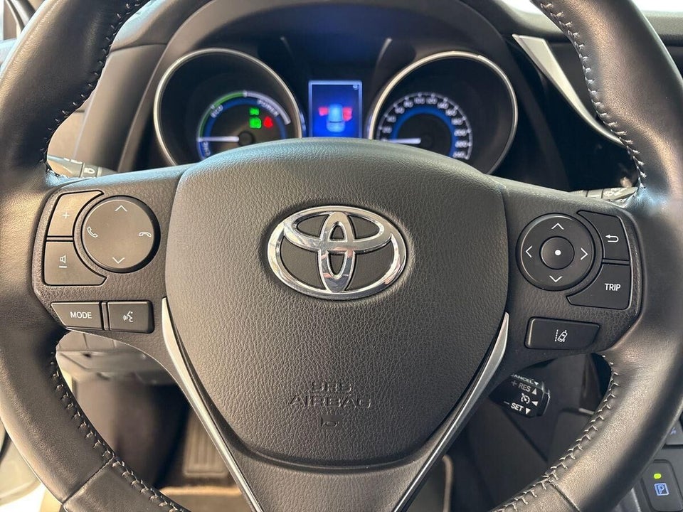Toyota Auris 1,8 Hybrid H2 Style CVT 5d
