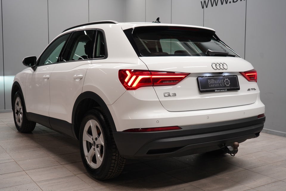 Audi Q3 45 TFSi e Attitude plus S-tr. 5d