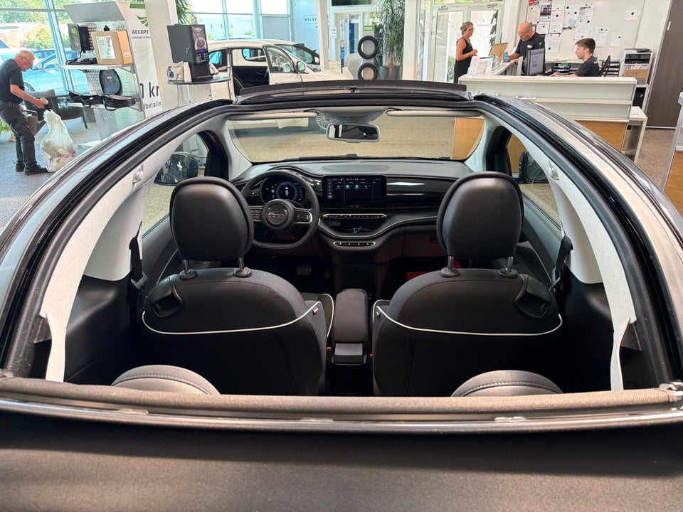 Fiat 500e 42 Icon Cabrio 2d