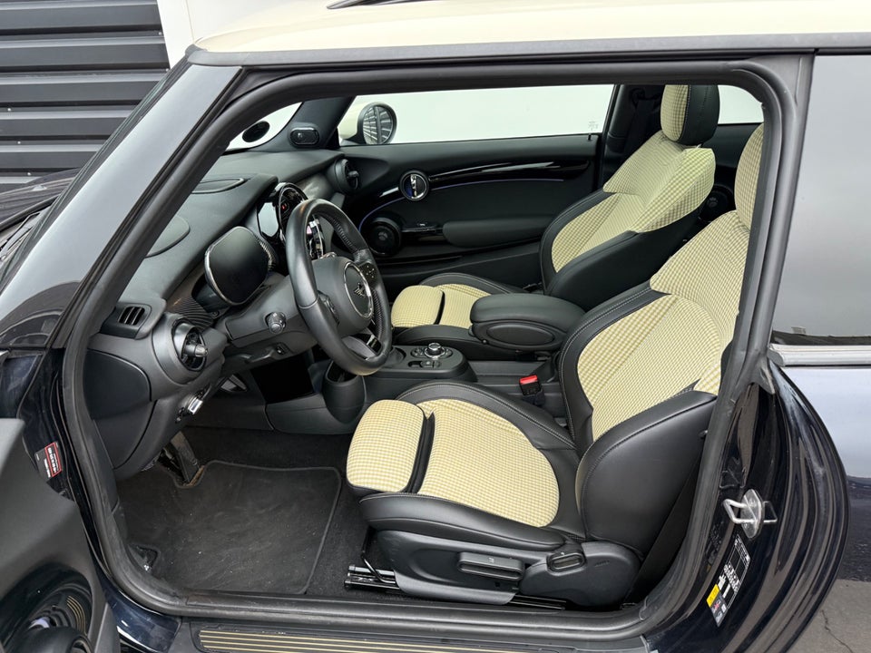 MINI Cooper SE Resolute Edition 3d