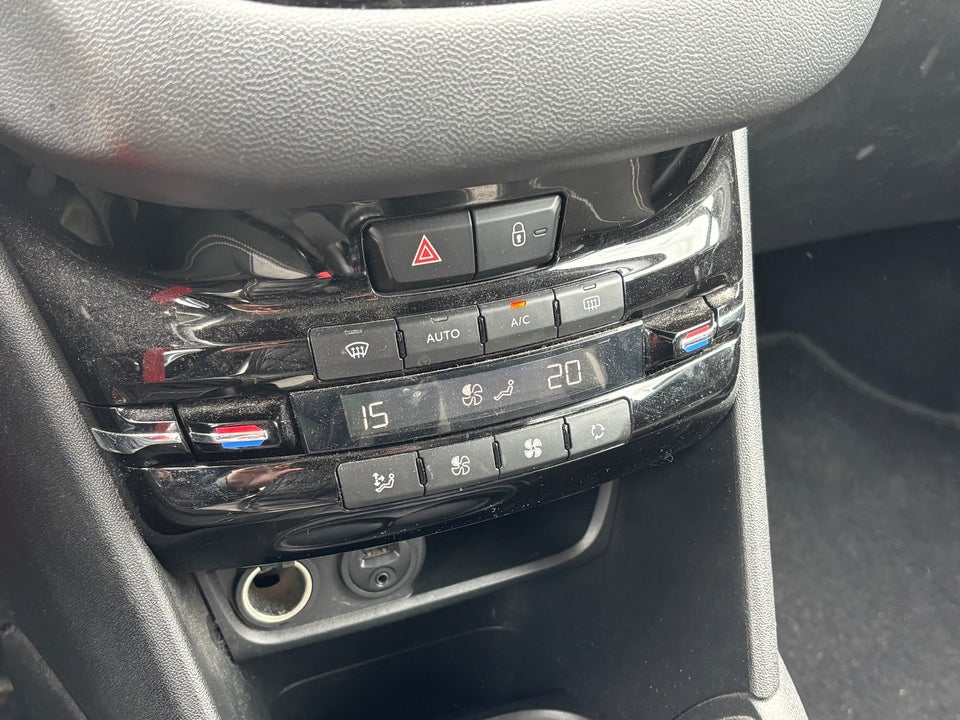 Peugeot 208 1,6 BlueHDi 100 Active 5d