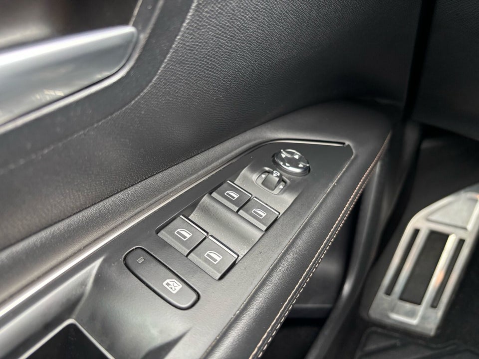 Peugeot 3008 1,6 Hybrid GT Black Pack EAT8 5d