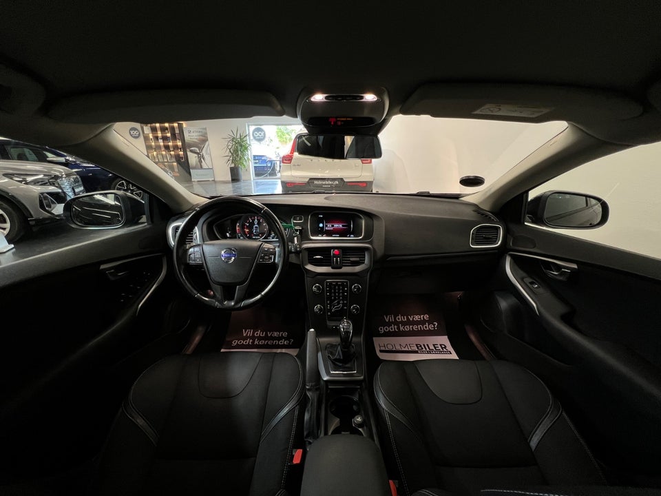 Volvo V40 1,6 T2 120 Kinetic 5d
