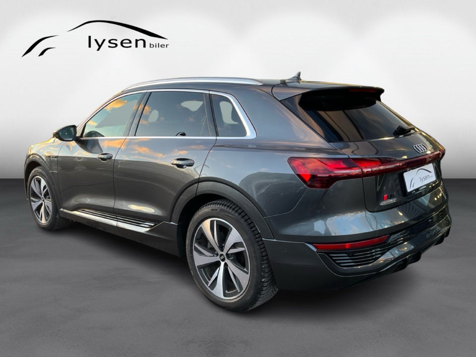 Audi Q8 e-tron 55 S-line quattro 5d