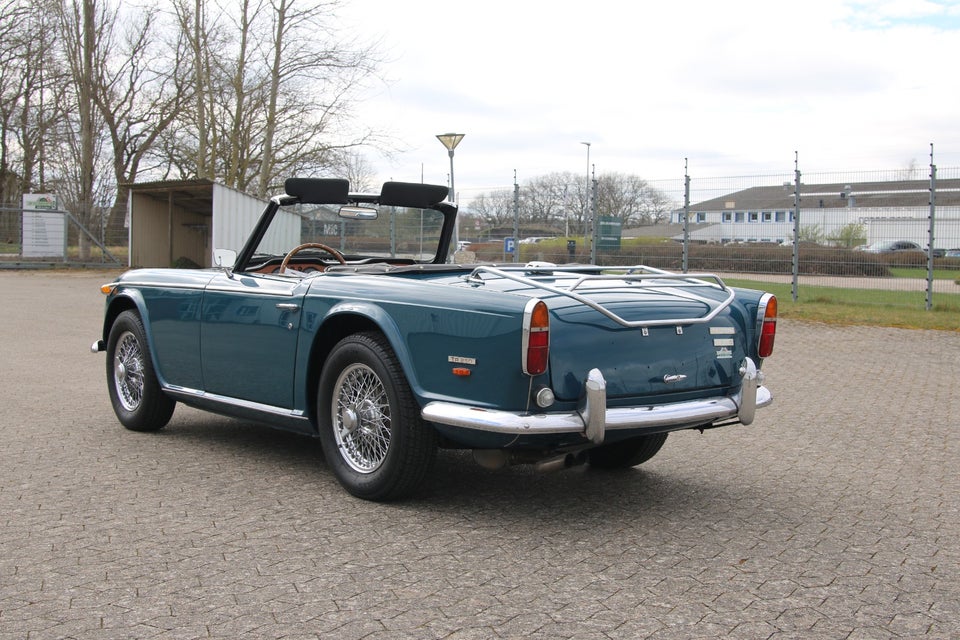 Triumph TR250 2,5  2d