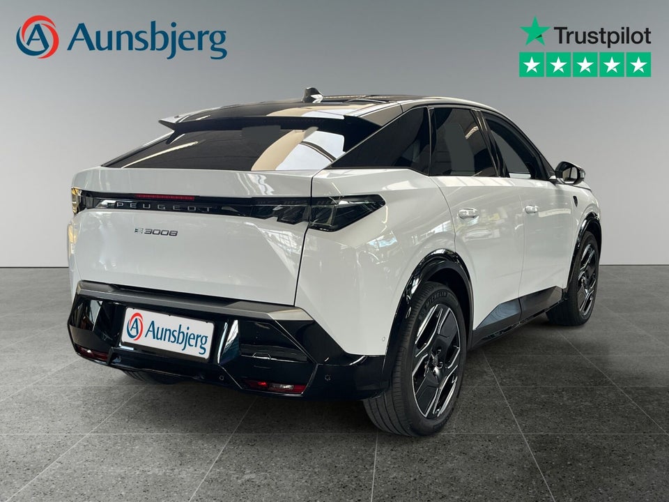 Peugeot e-3008 77 GT Pack 5d