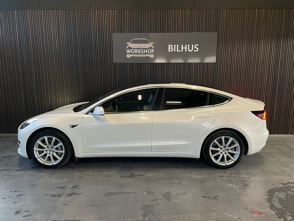 Tesla Model 3 Standard Range+ RWD 4d