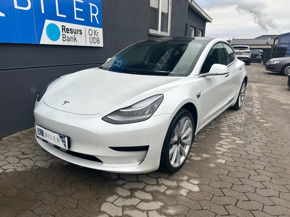 Tesla Model 3 Standard Range+ RWD 4d