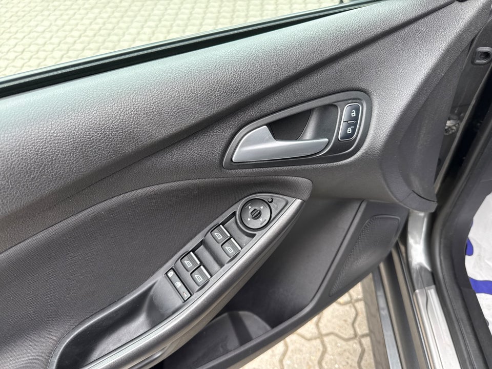 Ford Focus 1,0 EcoBoost ST-Line stc. 5d