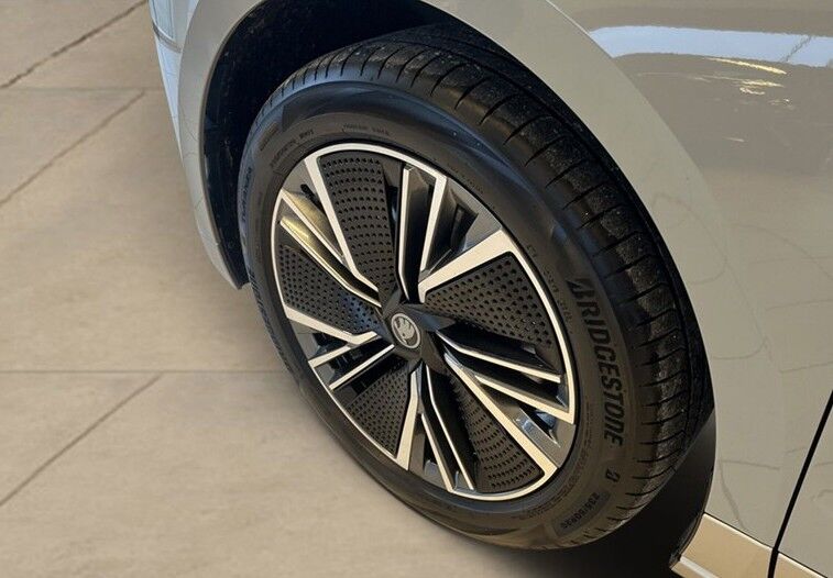 Skoda Enyaq 85 iV Loft 5d