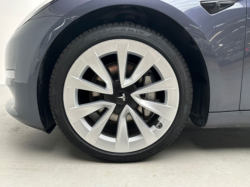 Tesla Model 3 Long Range AWD 4d