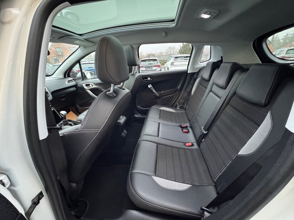 Peugeot 2008 1,5 BlueHDi 100 Allure Sky 5d