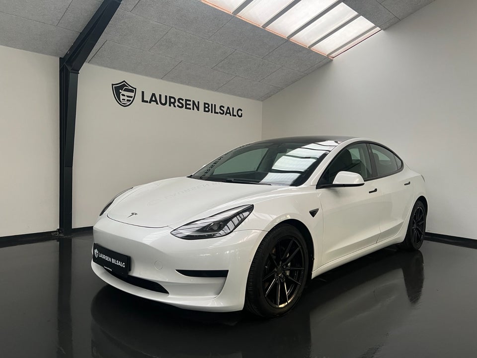 Tesla Model 3 Standard Range+ RWD 4d