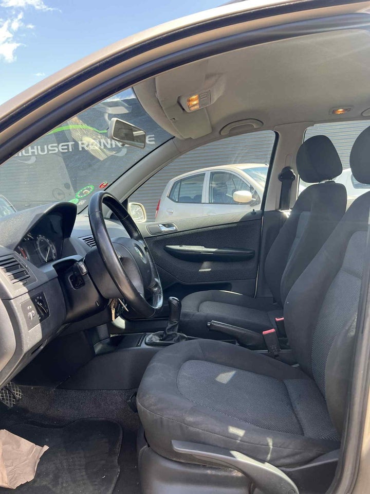 Skoda Fabia 1,4 16V 75 Ambiente Combi 5d