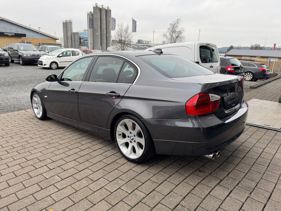 BMW 330i 3,0  4d