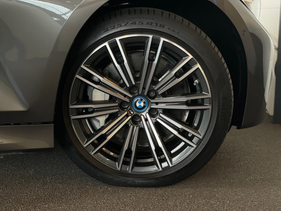 BMW 330e 2,0 Touring M-Sport aut. 5d