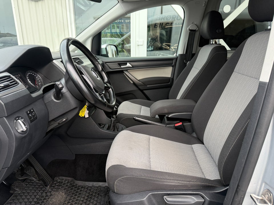 VW Caddy 2,0 TDi 102 Comfortline BMT 4d