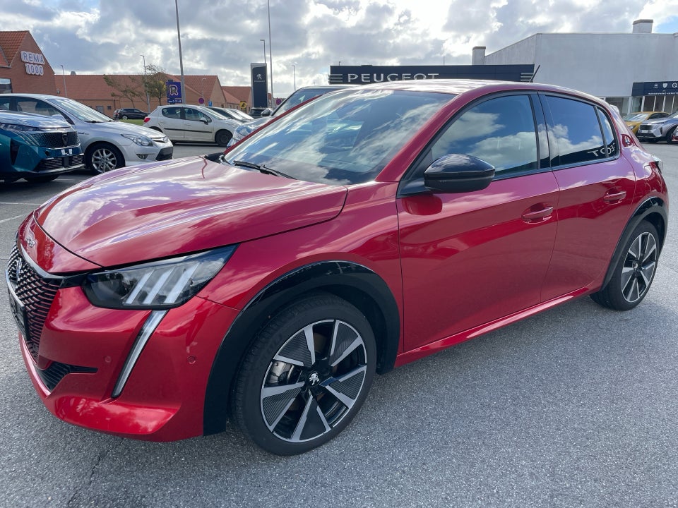 Peugeot e-208 50 GT 5d