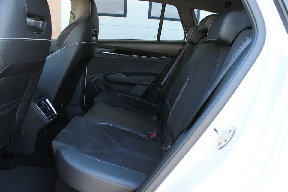 Skoda Enyaq 80x iV Sportline 5d