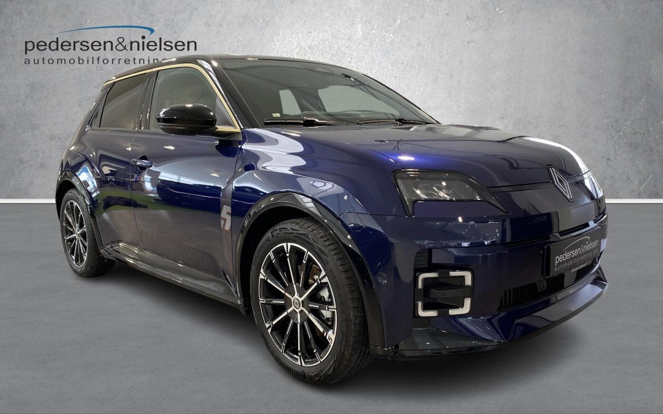 Renault 5 E-Tech 52 Iconic 5d