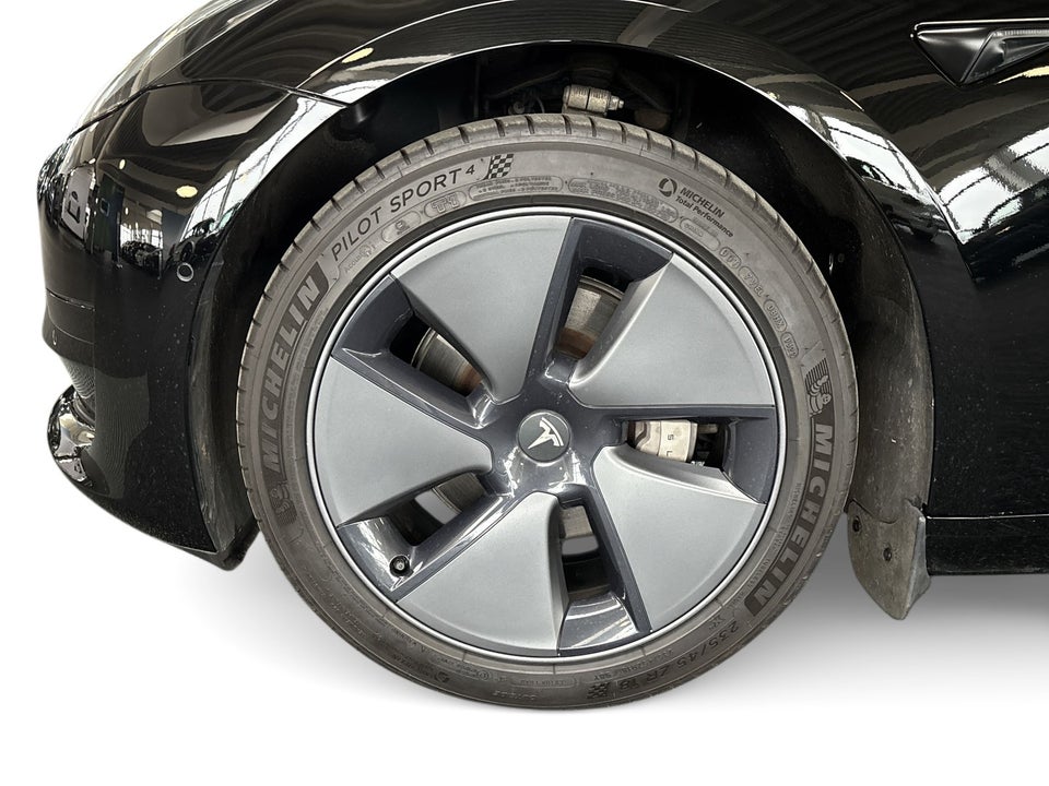 Tesla Model 3 RWD 4d