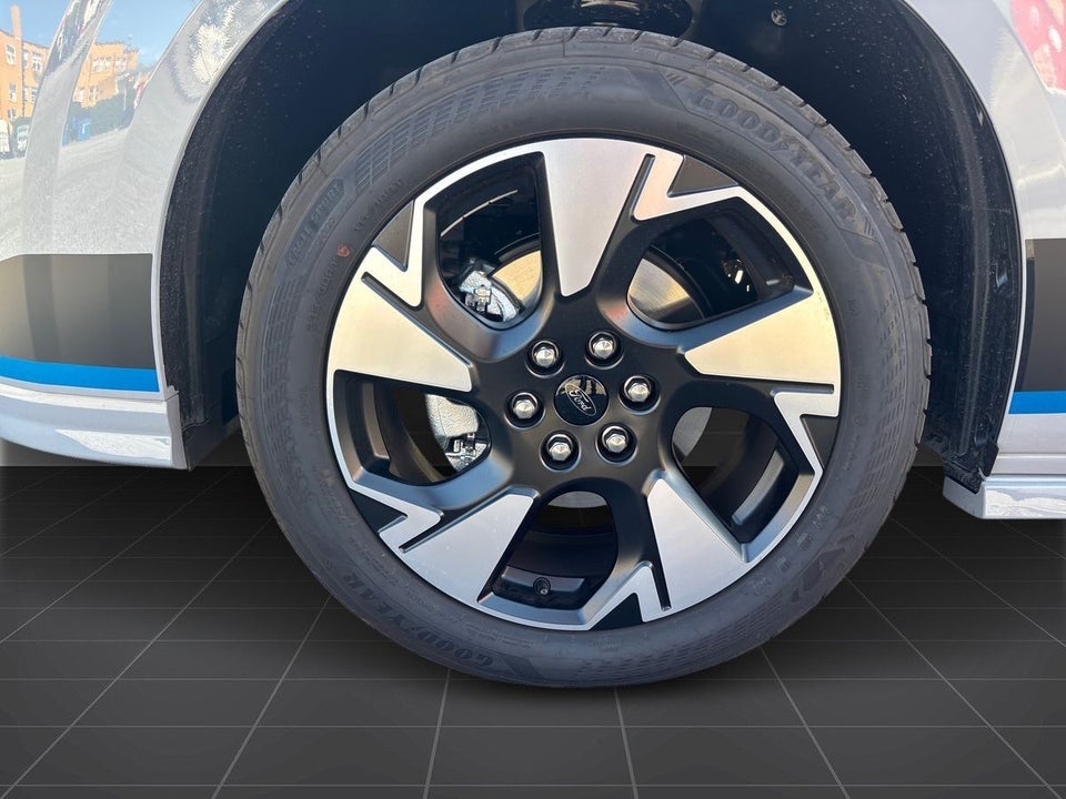 Ford Transit Custom 320L 2,5 PHEV Sport CVT