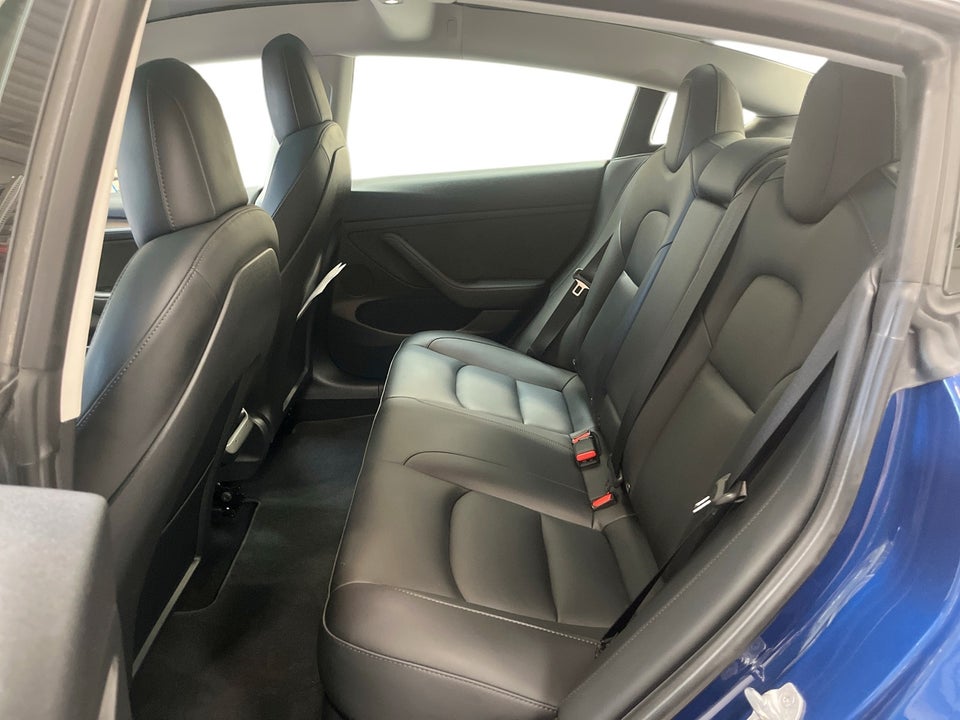 Tesla Model 3 RWD 4d