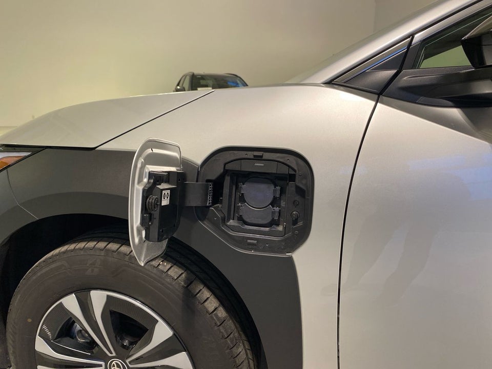 Toyota bZ4X Executive 5d