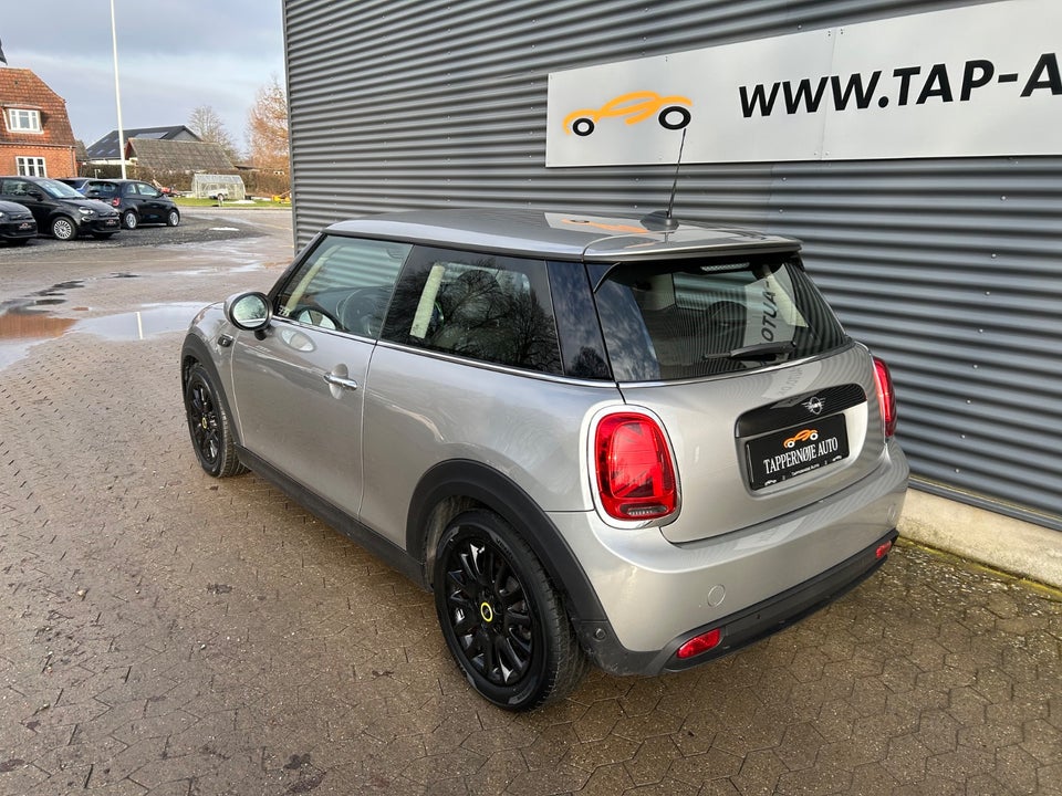 MINI Cooper SE Essential 3d