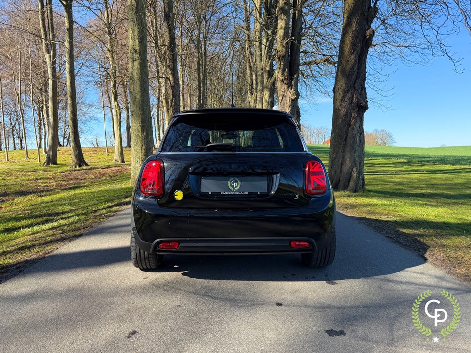 MINI Cooper SE Electric Trim 3d