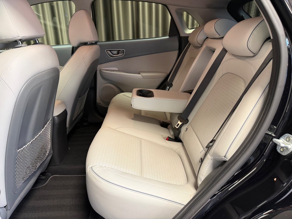 Hyundai Kona 64 EV Premium 5d