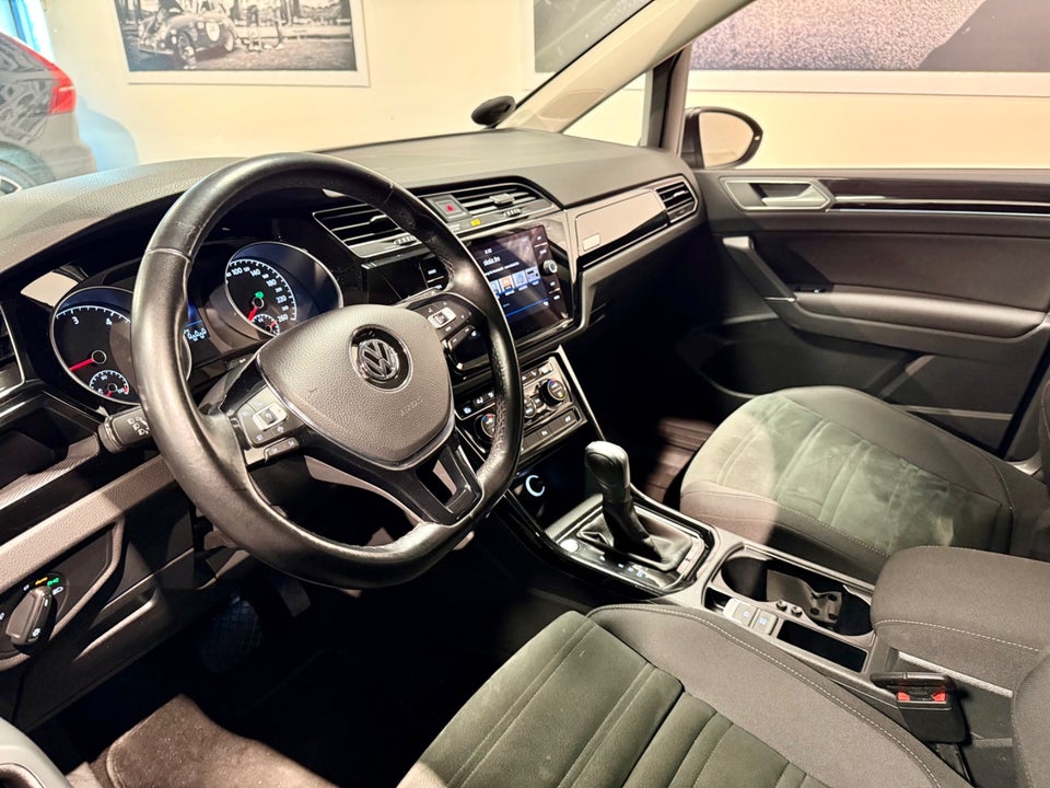 VW Touran 2,0 TDi 150 Highline DSG 7prs 5d