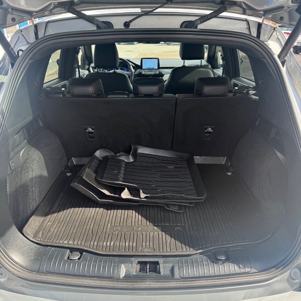 Ford Kuga 2,5 PHEV ST-Line X CVT 5d