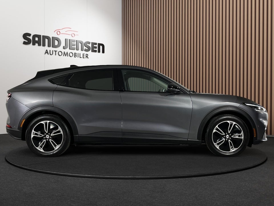 Ford Mustang Mach-E 75 Premium Standard Range AWD 5d