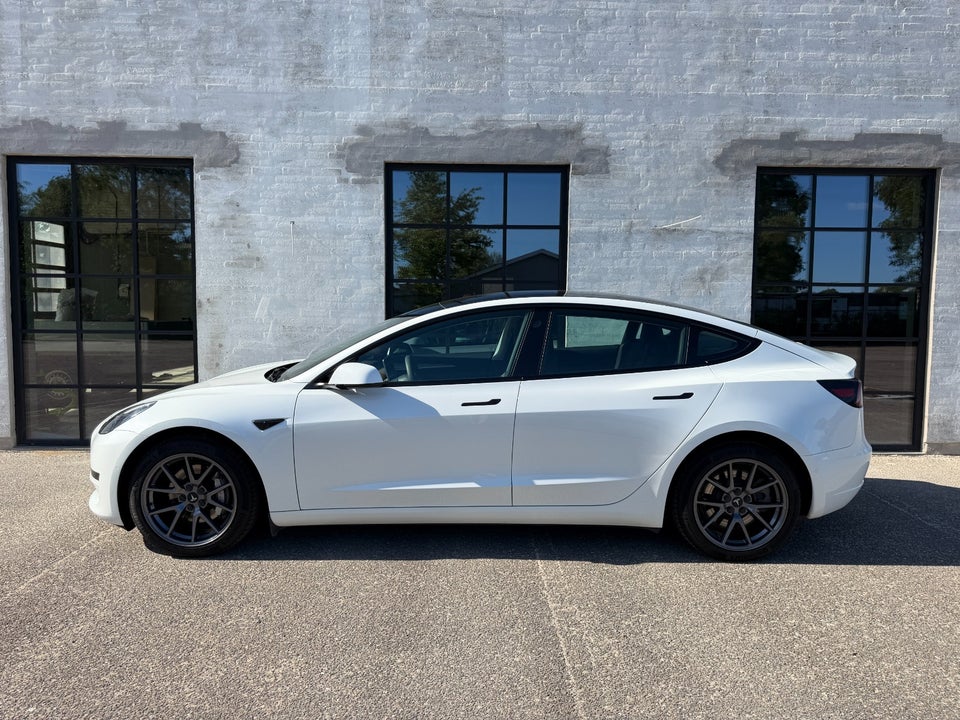 Tesla Model 3 RWD 4d