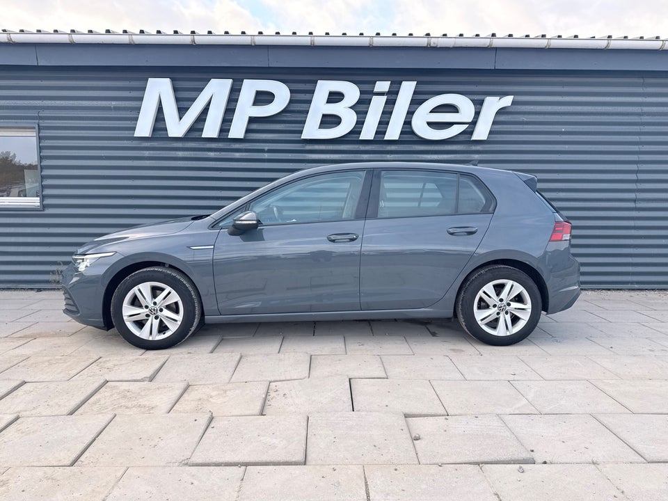 VW Golf VIII 1,5 TSi 130 1st Edition 5d