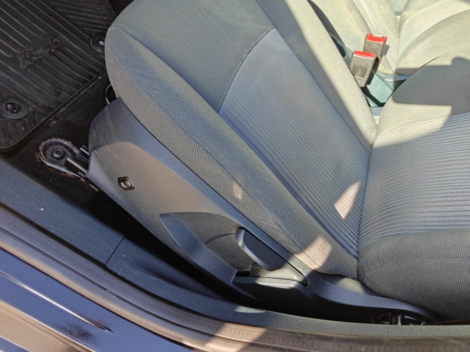 Ford Fiesta 1,4 TDCi 70 Titanium 5d