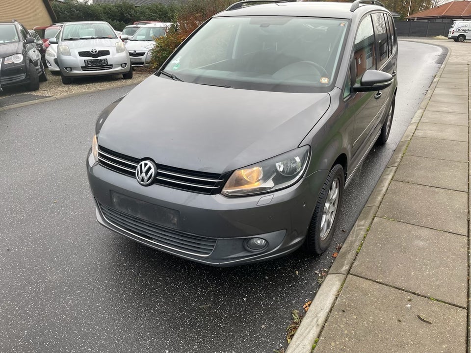 VW Touran 2,0 TDi 140 Highline DSG 7prs 5d