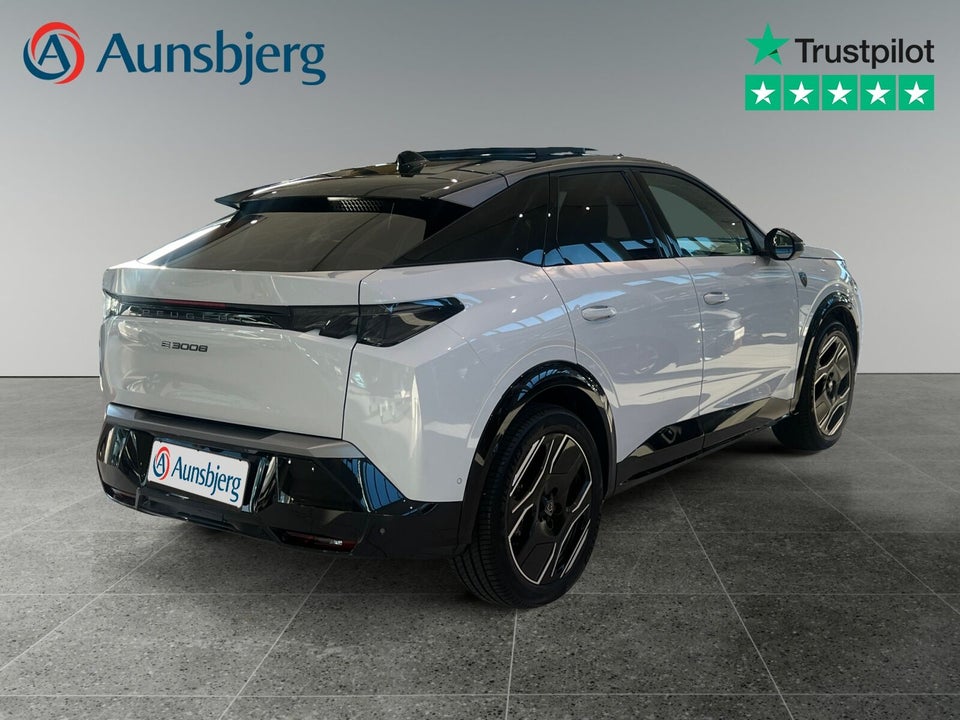 Peugeot e-3008 77 GT Pack 5d