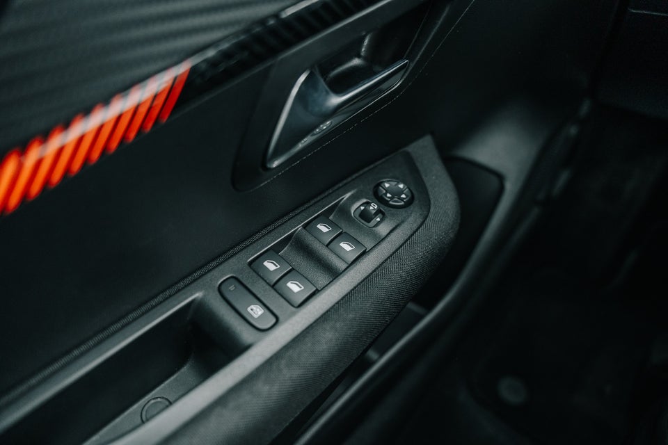 Peugeot e-208 50 Active 5d