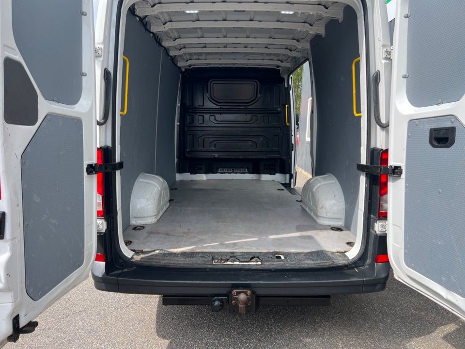 VW Crafter 35 2,0 TDi 140 Kassevogn L3H2