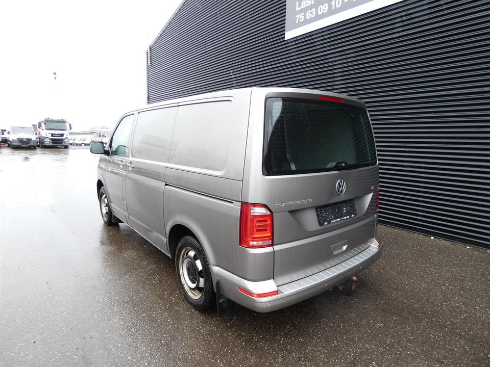 VW Transporter 2,0 TDi 199 Kassevogn DSG 4Motion kort