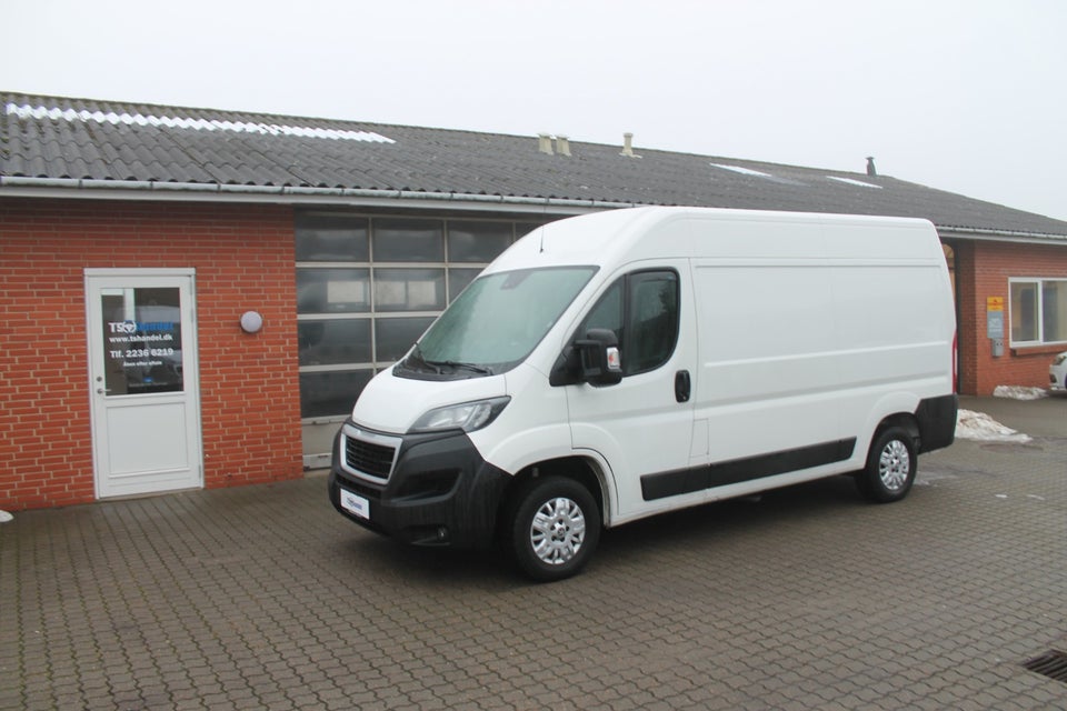Peugeot Boxer 335 2,2 BlueHDi 165 L2H2 Ultimate