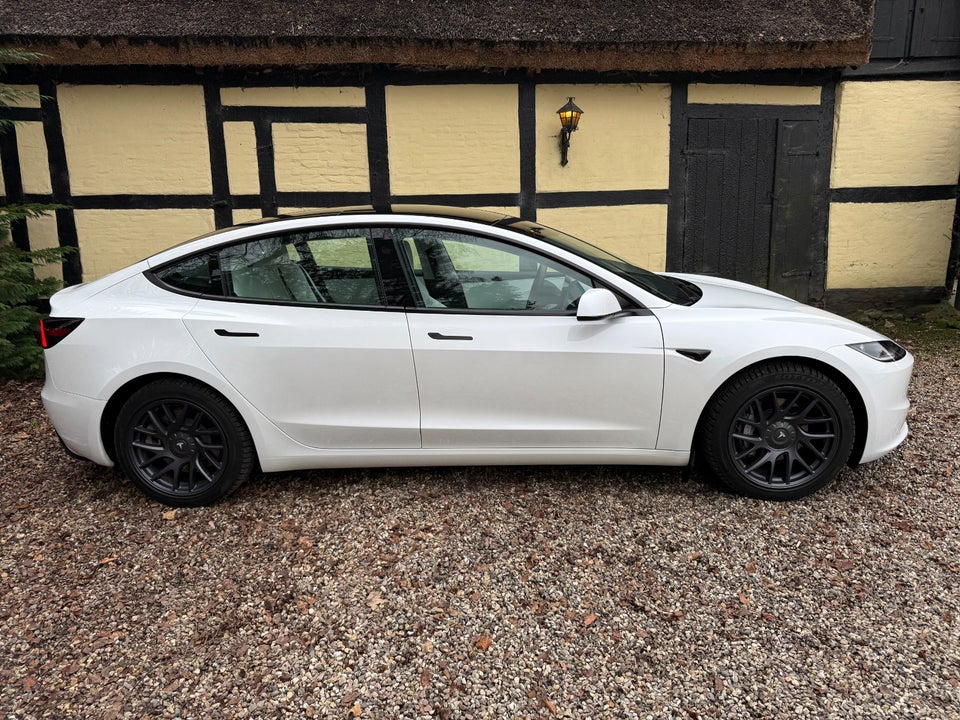 Tesla Model 3 RWD 4d