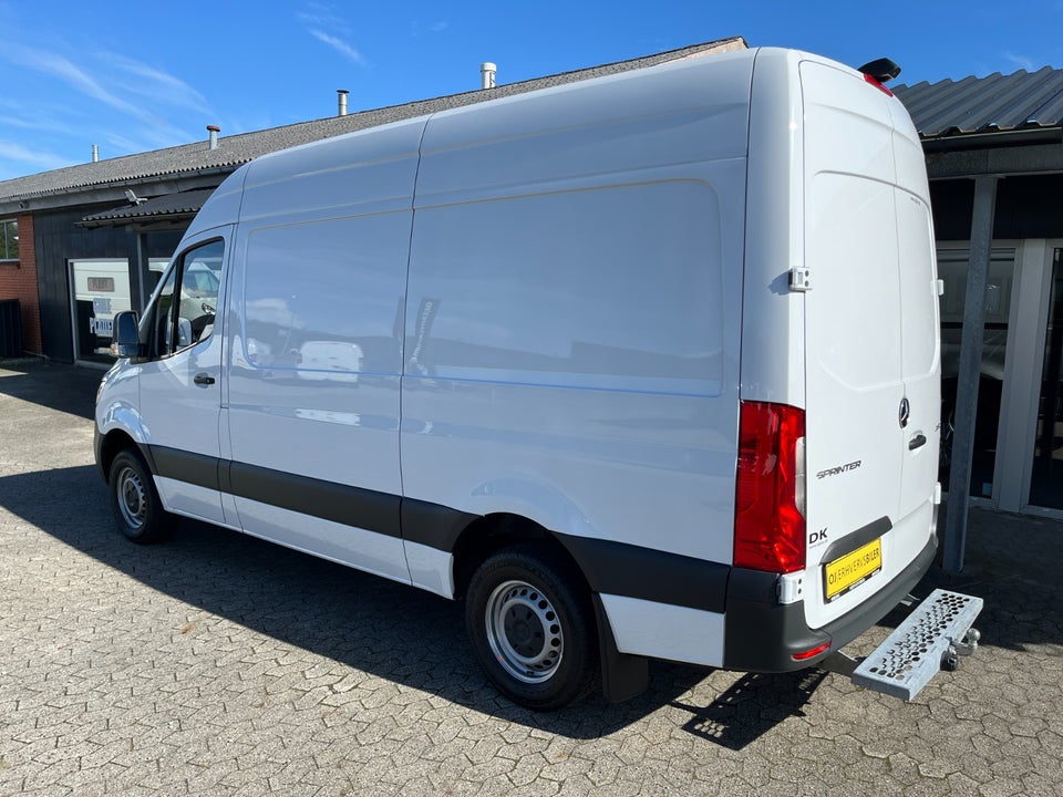 Mercedes Sprinter 317 2,0 CDi A2 Kassevogn aut. RWD