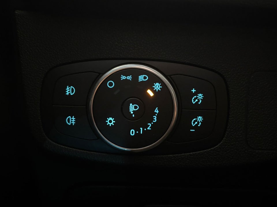 Ford Focus 1,0 EcoBoost Titanium stc. 5d