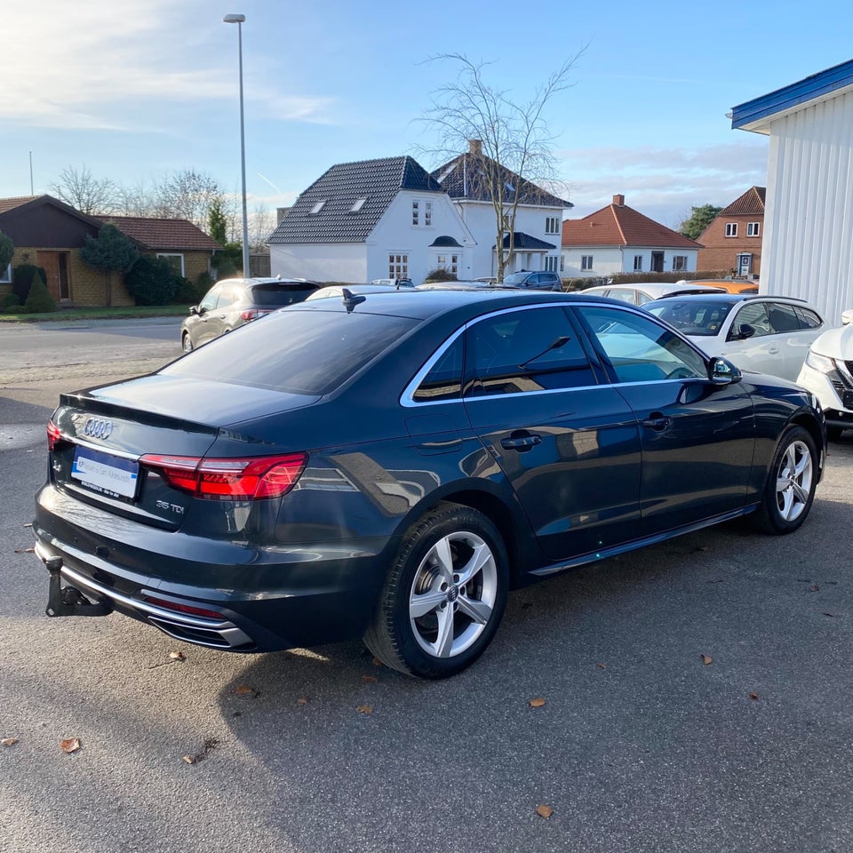 Audi A4 35 TDi Prestige S-tr. 4d