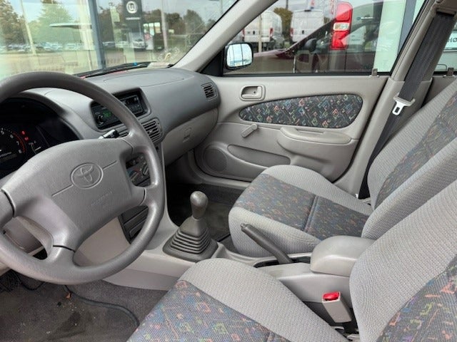 Toyota Corolla 1,3 Terra 4d