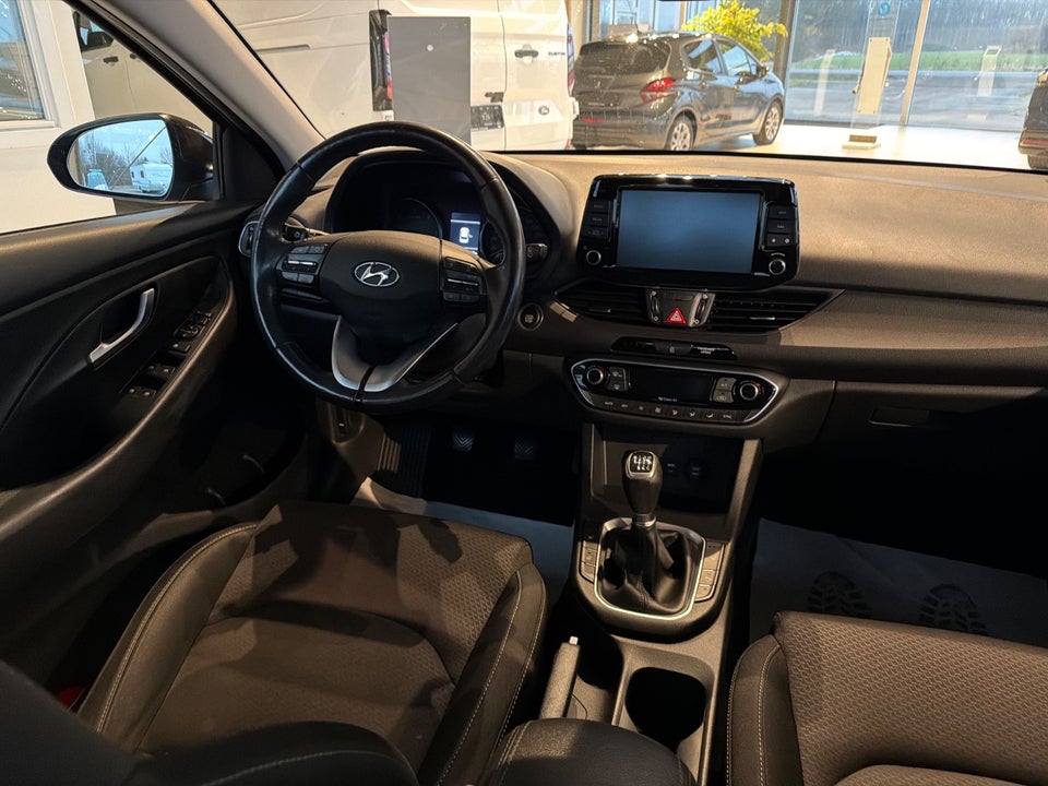 Hyundai i30 1,6 CRDi 110 Premium 5d