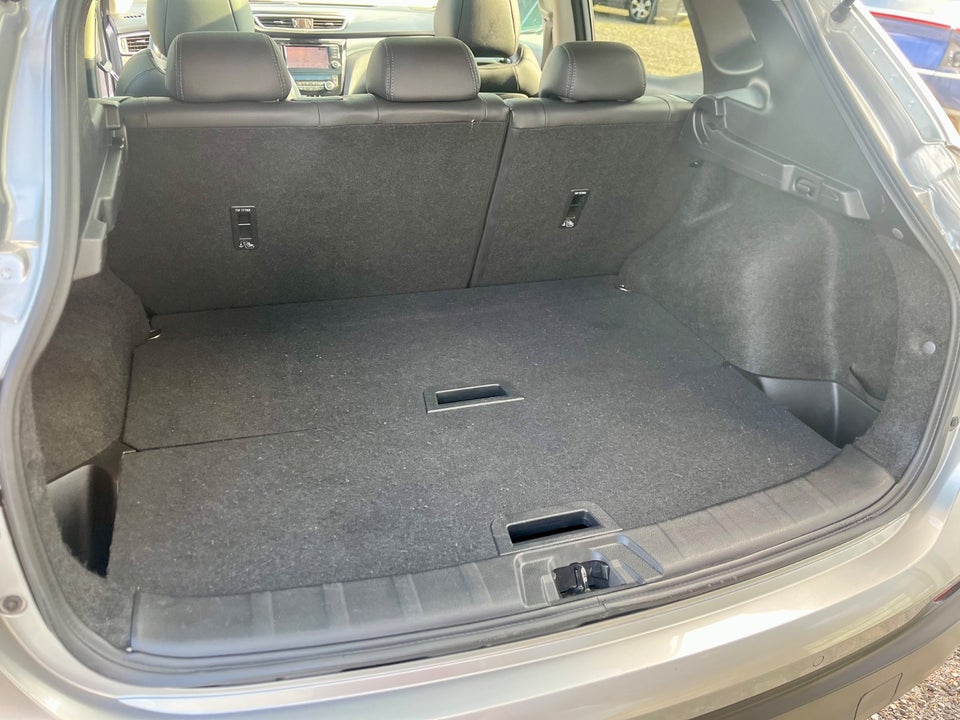 Nissan Qashqai 1,3 Dig-T 160 Tekna 5d